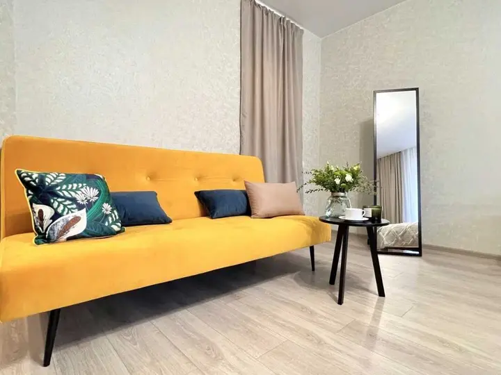 Новосибирск: Sunny House 2шка студия с качелями на панорамной лоджии