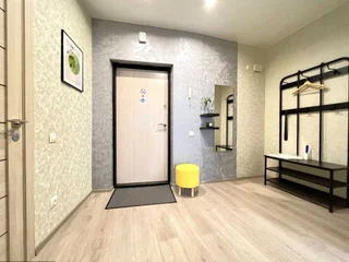 Новосибирск: Sunny House 2шка студия с качелями на панорамной лоджии