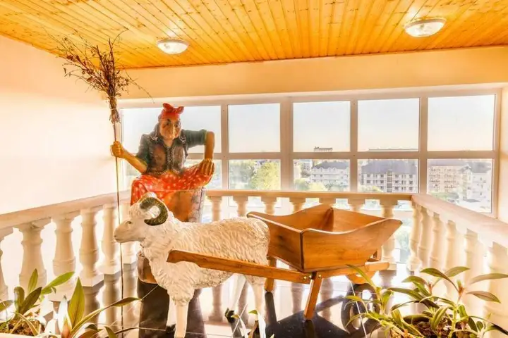 carousel image 3