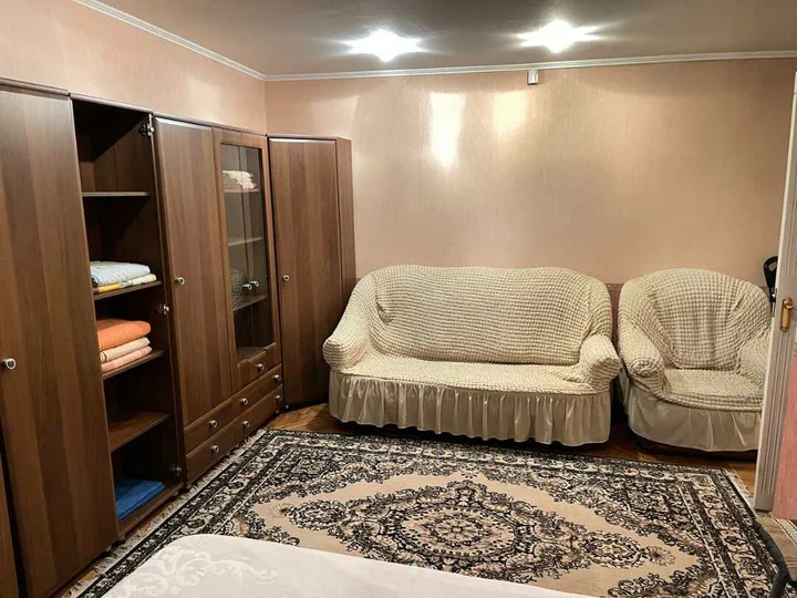 Азов: Квартира в центре ул МИРА 19