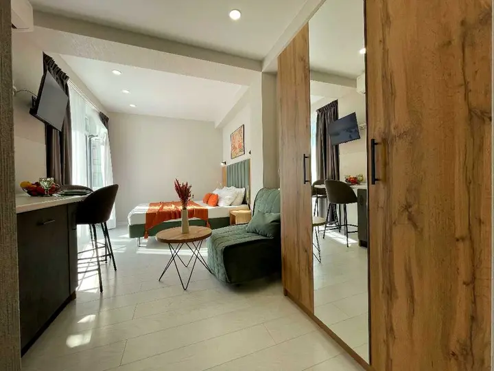 Агой: Апартаменты на море