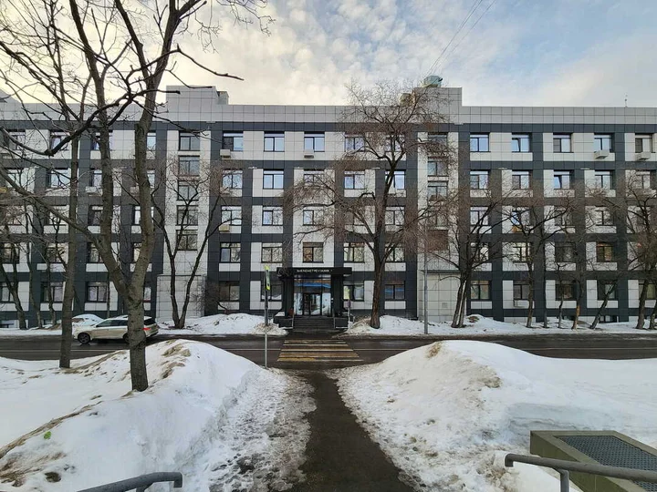 Москва: Рядом с Останкино двухуровневая студия с кондиционером