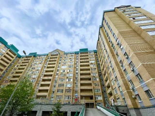 Казань: Апартаменты на Адоратского 1