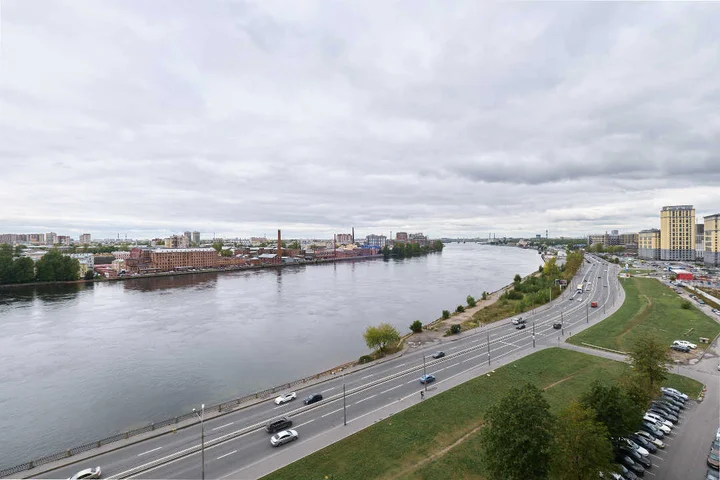 Санкт-Петербург: Neva River Apparts
