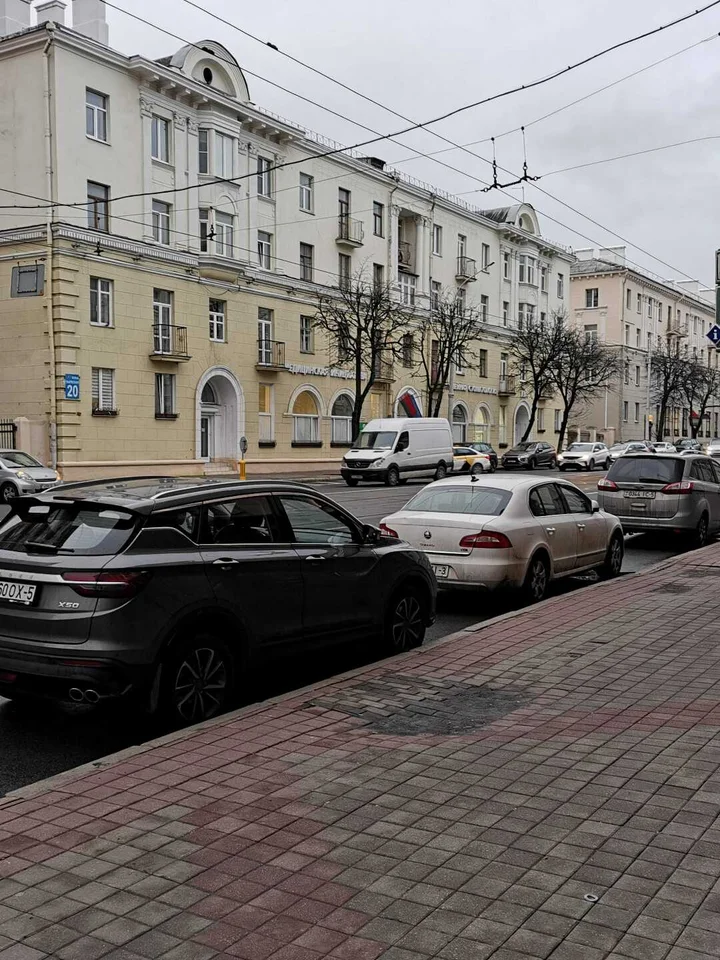Минск: Квартира с двумя балконами на Красная 21