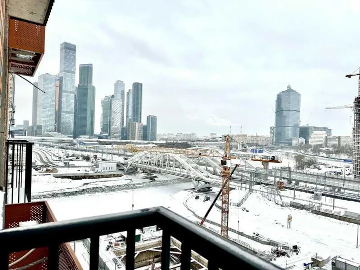 Москва: Студия "Люкс" с видом на реку