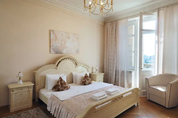 Люкс апартаменты с балконом и джакузи — фото 1