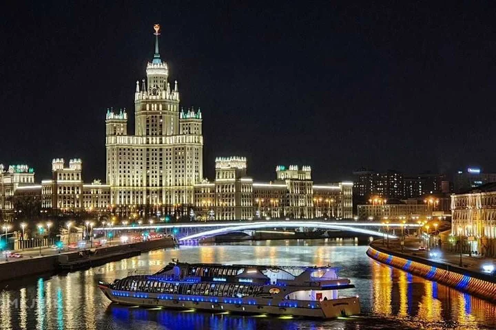Москва: Стандартные апартаменты с двумя спальнями и балконом