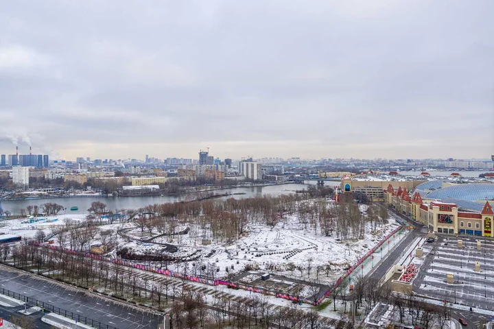 Москва: Бизнес-студия с потрясающим видом на Москва-реку