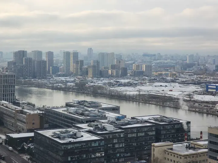 Москва: Бизнес-студия с потрясающим видом на Москва-реку