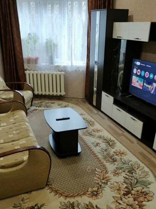 Апатиты: Апартаменты На Строителей 43