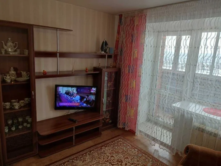 Барнаул: Квартира на Привокзальной улице, 7
