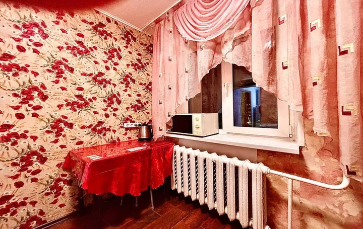 Нижневартовск: Квартира у Окружной больницы на Мира 36А