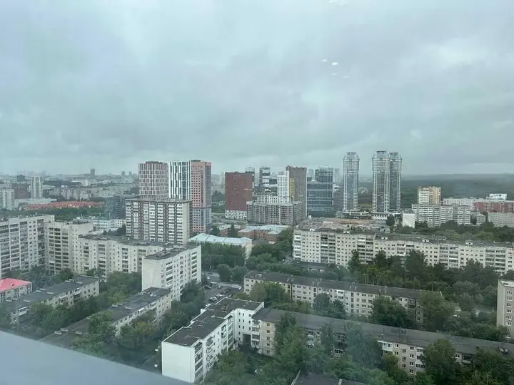 Екатеринбург: Сдержанная квартира на Фрунзе 31