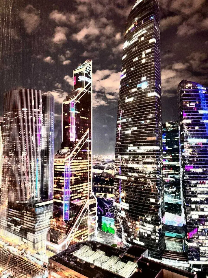 Москва: Апартаменты Sky City Moscow LUX Студия с большим окном с видом на все башни и город!