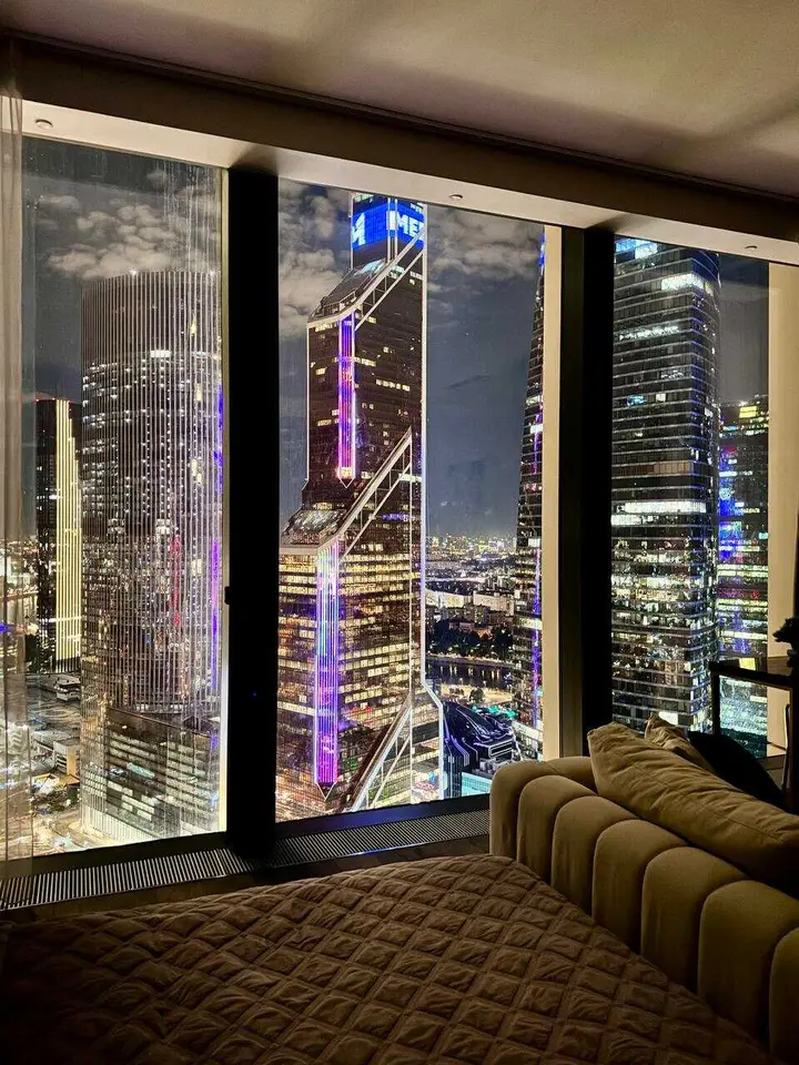 Апартаменты Sky City Moscow LUX Студия с большим окном с видом на все башни и город! — фото 2