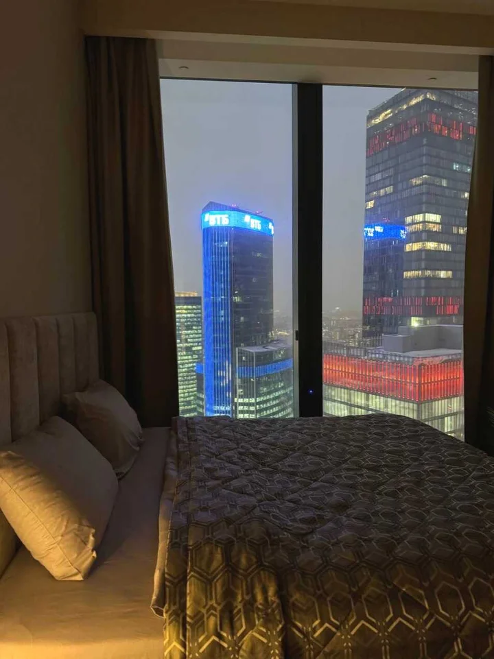 Москва: Sky City Moscow Роскошный апартамент с видом на башни на 61 этаже
