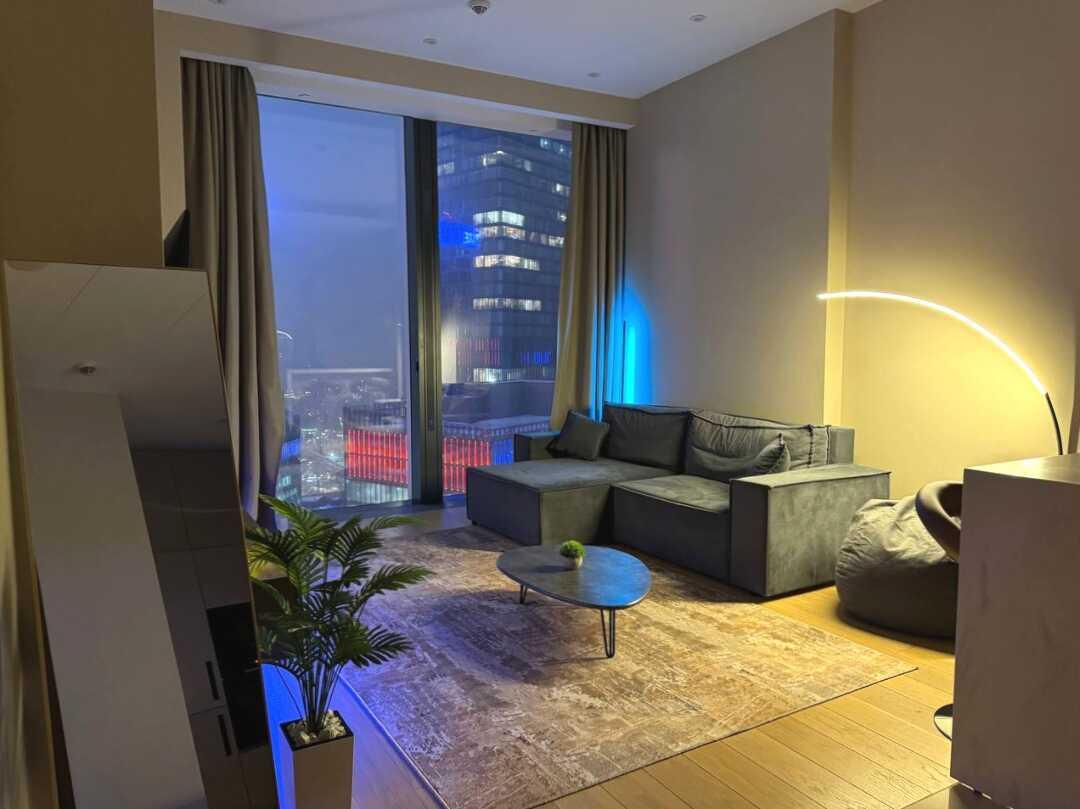 Sky City Moscow Роскошный апартамент с видом на башни на 61 этаже — фото 1