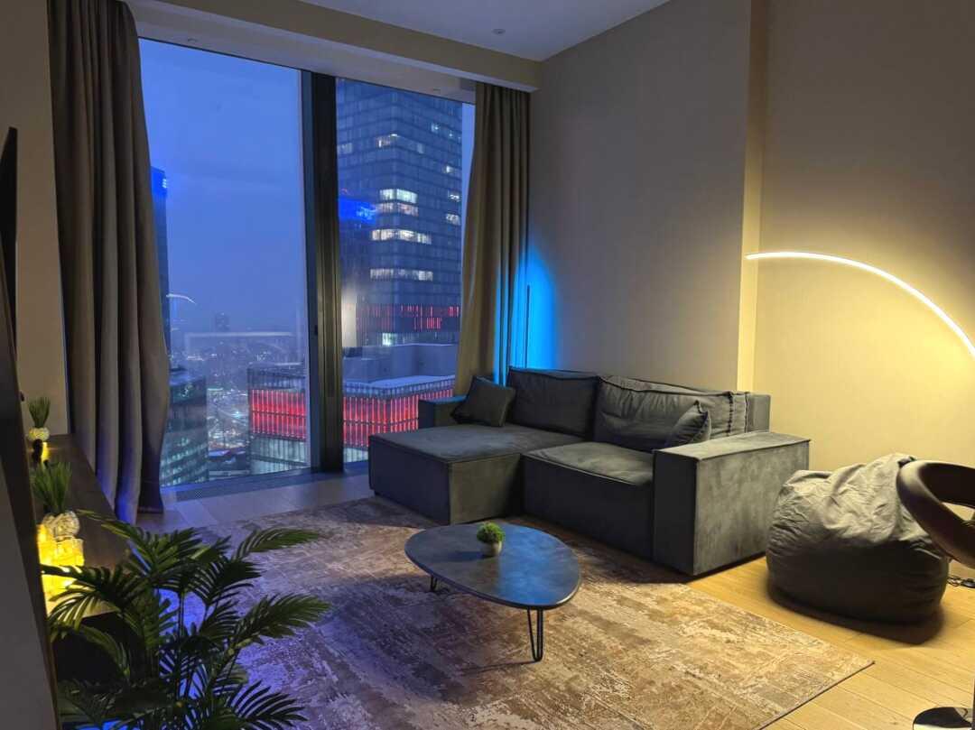 Москва: Sky City Moscow Роскошный апартамент с видом на башни на 61 этаже