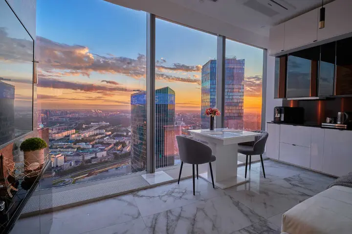 Москва: Апартаменты Sky City Moscow 80 этаж Вид на МГУ