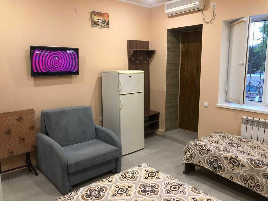 Евпатория: Гостевой дом У Дмитрия