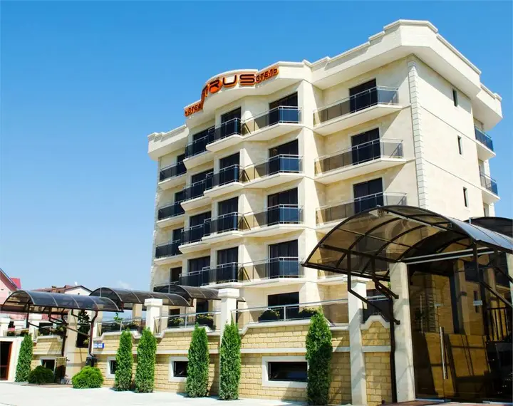 Сириус: Citrus Hotel
