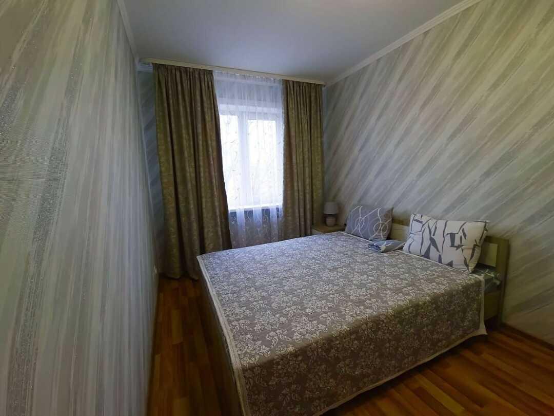 Южно-Сахалинск: Апартаменты на Мира, 182