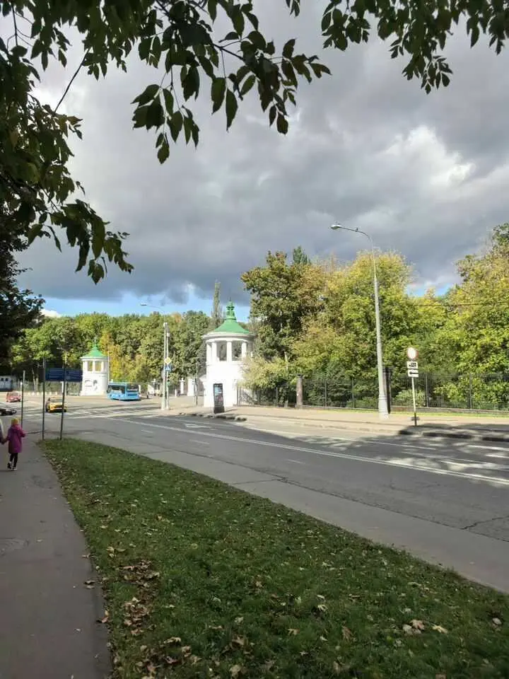 Москва: Квартира на Академика Комарова 1Б