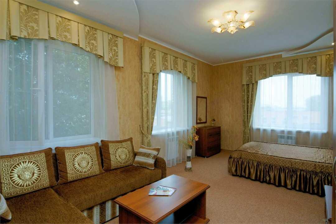 Астрахань: Гостиница "Золотой джин"