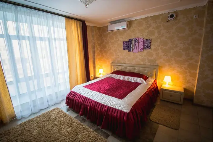 Омск: Отель "Золотой лев"
