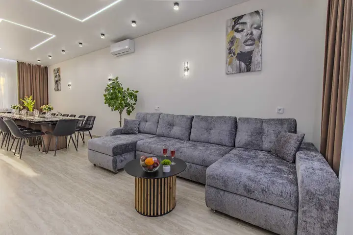 Нижний Новгород: Загородный дом "Loft Маяк Vegas Apartments"