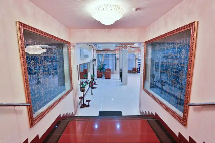 carousel image 5