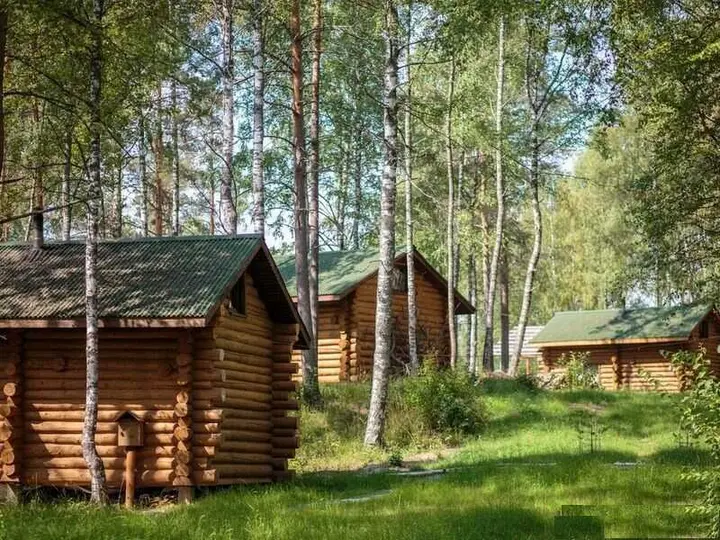 Лахденпохья: База отдыха "Берлога"