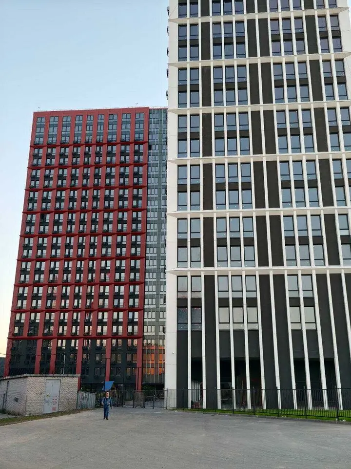 Москва: Дизайнерская Студия на ул. Новоостаповская, 20