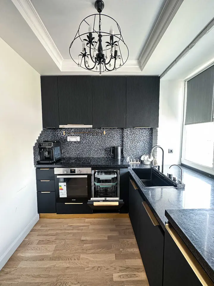 Москва: Евротрешка "Top Rooms" на Таганке у Москвы реки