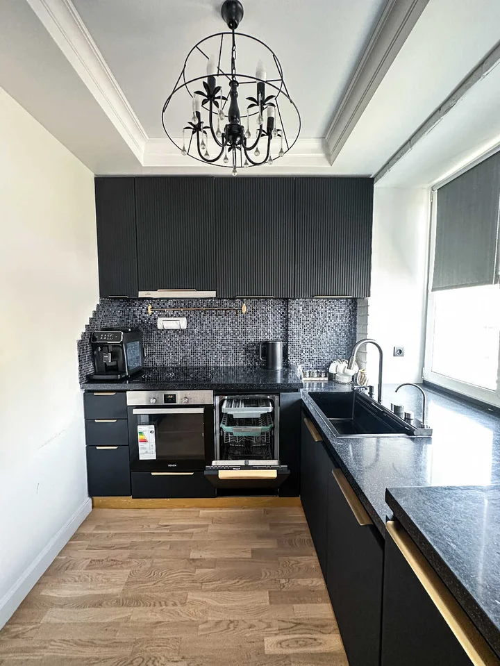 Москва: Евротрешка "Top Rooms" на Таганке у Москвы реки