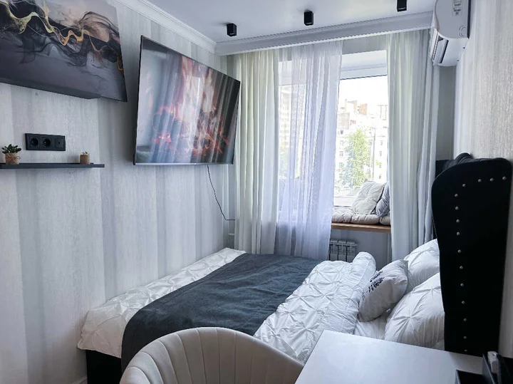 Москва: Евротрешка "Top Rooms" на Таганке у Москвы реки