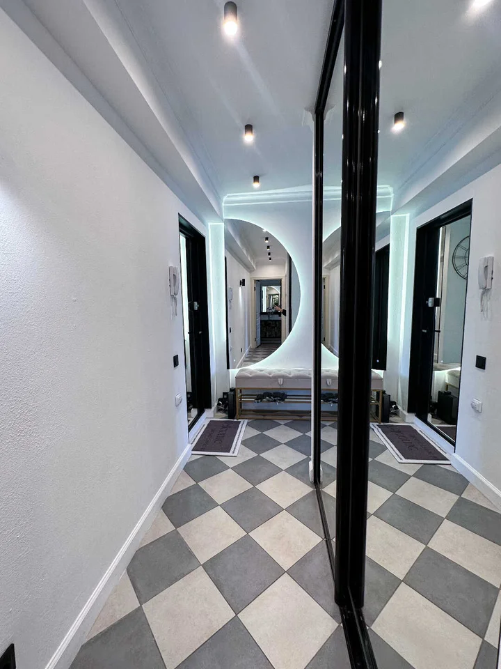 Москва: Евротрешка "Top Rooms" на Таганке у Москвы реки