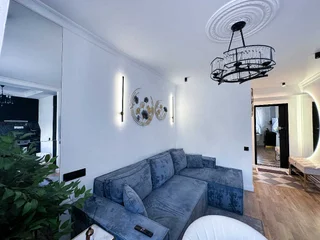 Москва: Евротрешка "Top Rooms" на Таганке у Москвы реки