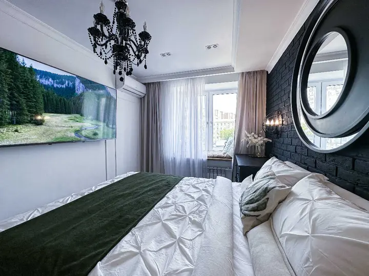 Москва: Евротрешка "Top Rooms" на Таганке у Москвы реки