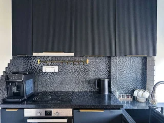 Москва: Евротрешка "Top Rooms" на Таганке у Москвы реки