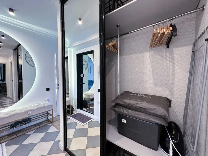 Москва: Евротрешка "Top Rooms" на Таганке у Москвы реки