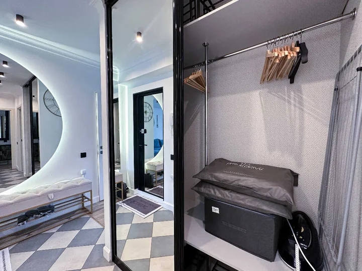 Москва: Евротрешка "Top Rooms" на Таганке у Москвы реки