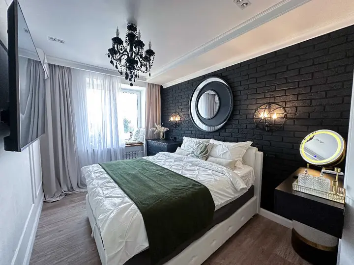 Москва: Евротрешка "Top Rooms" на Таганке у Москвы реки
