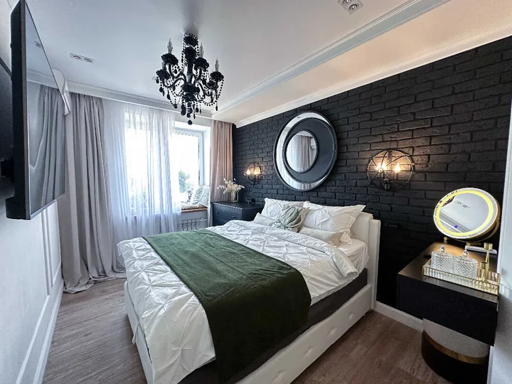 Москва: Евротрешка "Top Rooms" на Таганке у Москвы реки