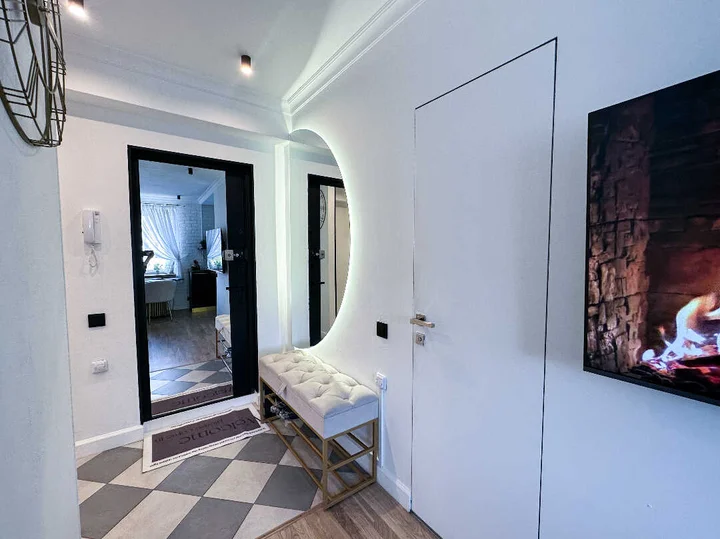 Москва: Евротрешка "Top Rooms" на Таганке у Москвы реки