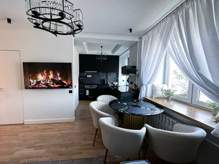Москва: Евротрешка "Top Rooms" на Таганке у Москвы реки