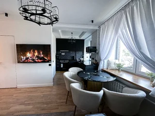 Москва: Евротрешка "Top Rooms" на Таганке у Москвы реки