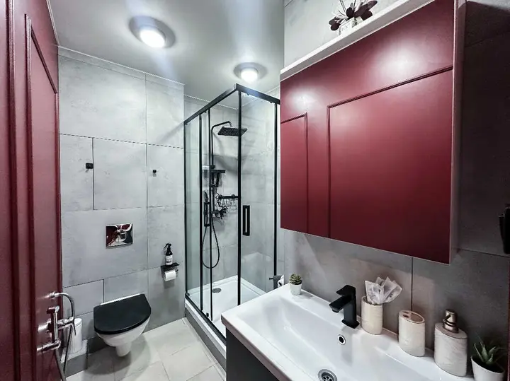 Москва: Евротрешка "Top Rooms" на Таганке у Москвы реки