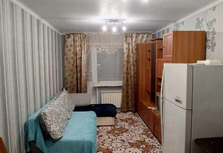 Красноярск: Комната с балконом на Высотной улице 13